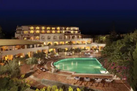 Hotel Out Of The Blue Capsis Resort